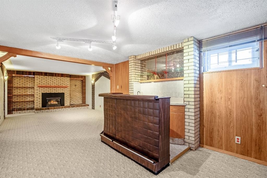 47 Montrose Crescent Ne, Calgary, AB
