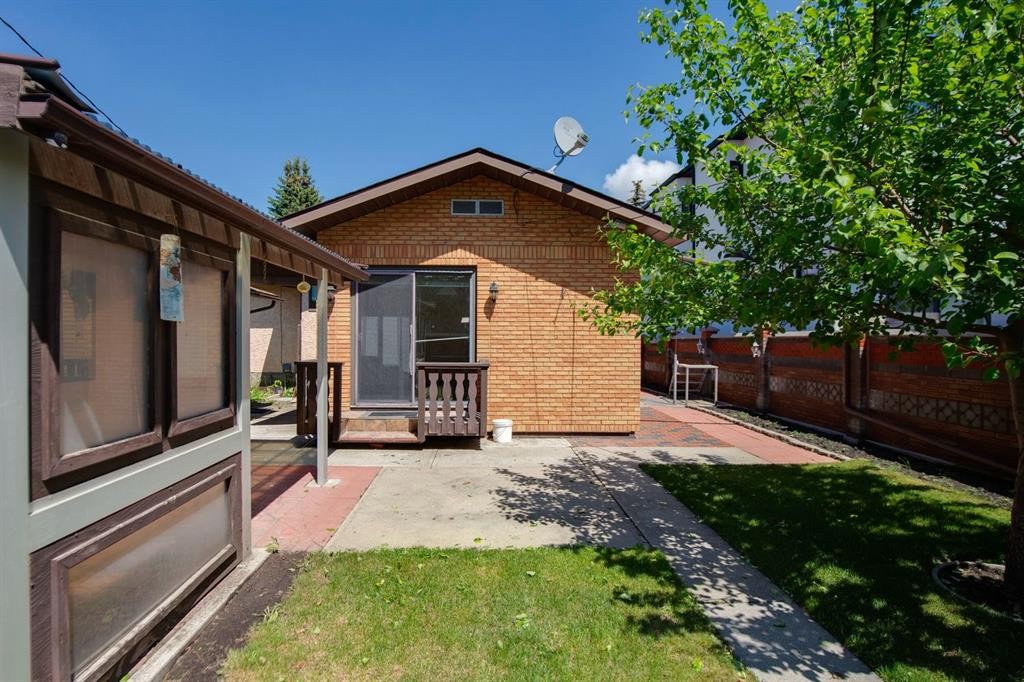 47 Montrose Crescent Ne, Calgary, AB