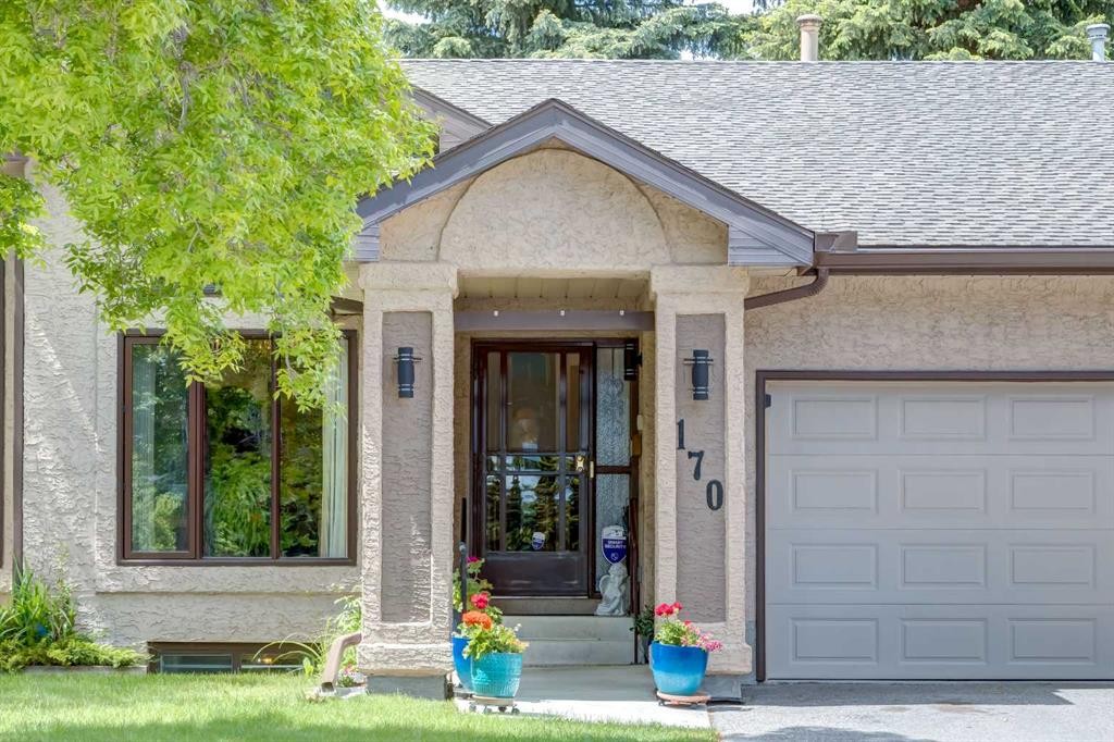 170 Oakbriar Close Sw, Calgary, AB - Outdoor