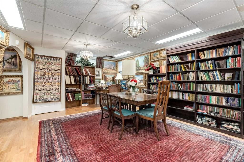 170 Oakbriar Close Sw, Calgary, AB - Indoor