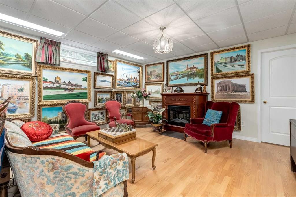 170 Oakbriar Close Sw, Calgary, AB - Indoor With Fireplace