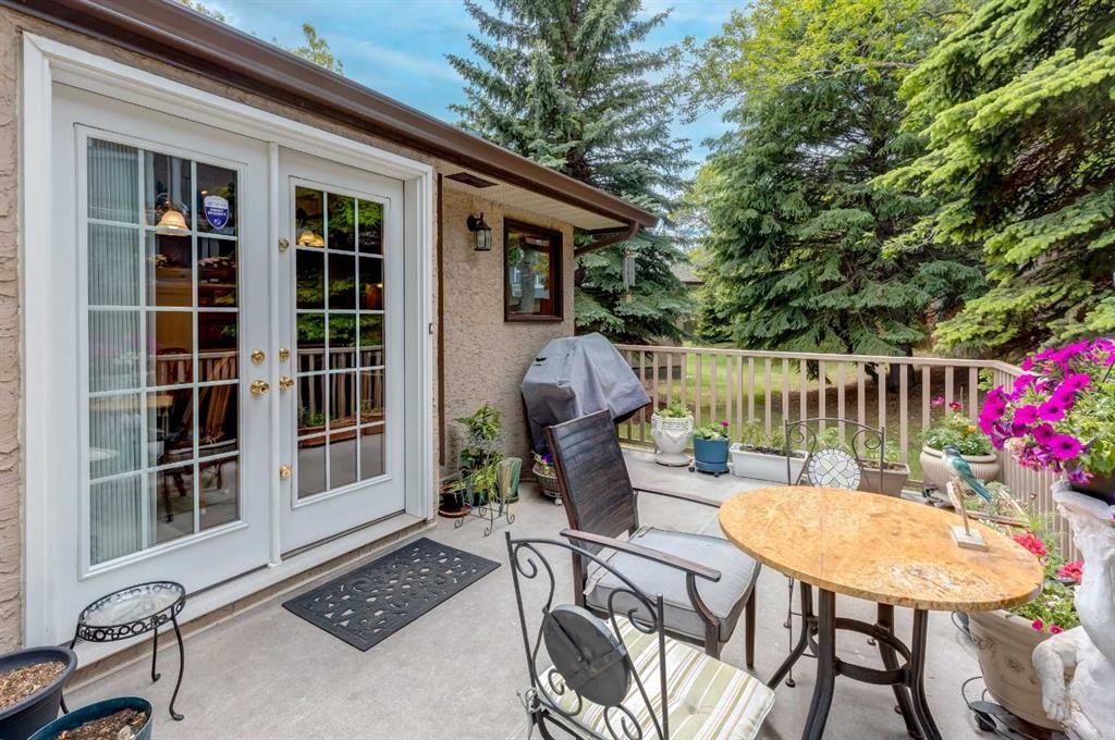 170 Oakbriar Close Sw, Calgary, AB - Outdoor With Deck Patio Veranda