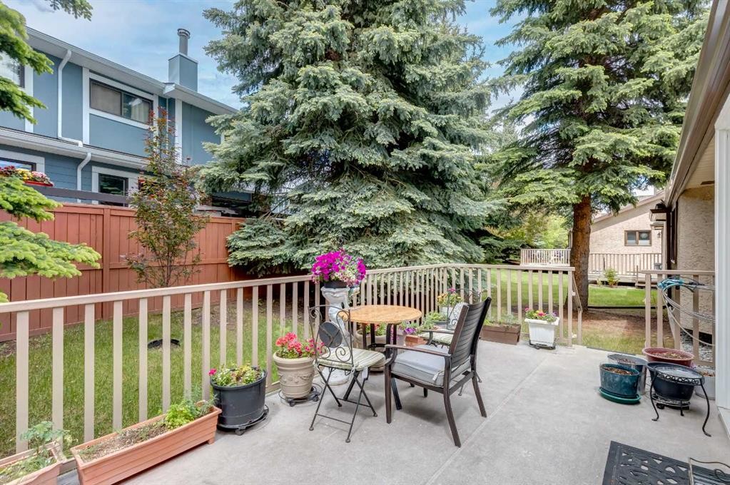 170 Oakbriar Close Sw, Calgary, AB - Outdoor With Deck Patio Veranda