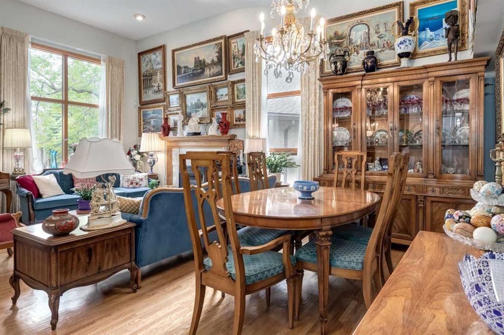 170 Oakbriar Close Sw, Calgary, AB - Indoor Photo Showing Dining Room