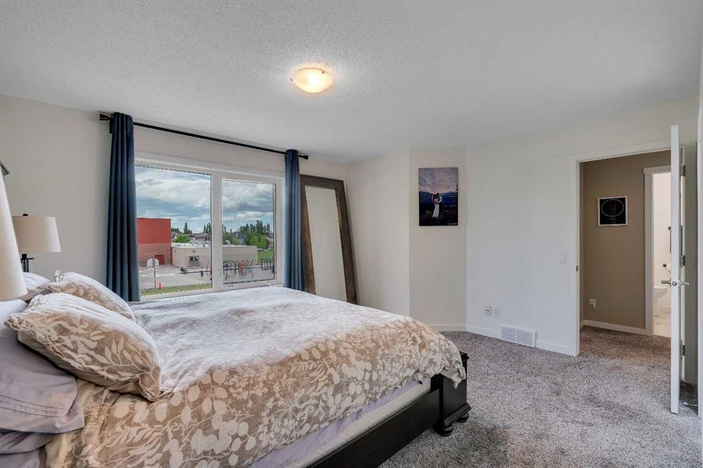 28 Cranwell Crescent Se, Calgary, AB
