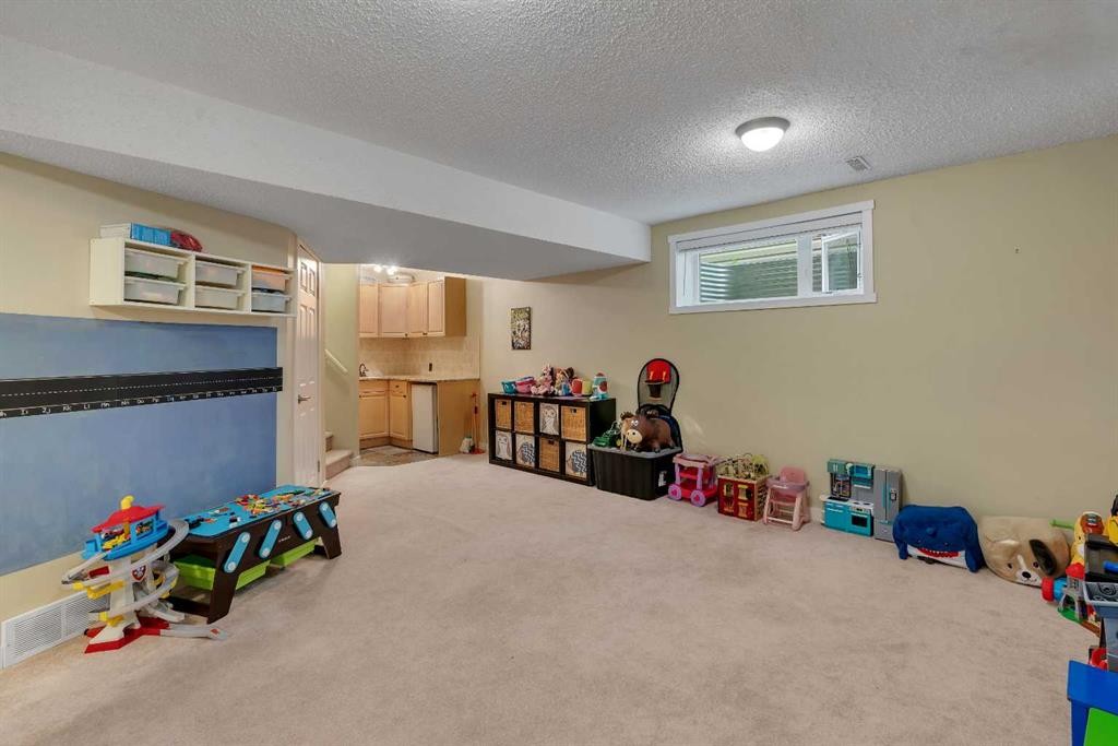 28 Cranwell Crescent Se, Calgary, AB