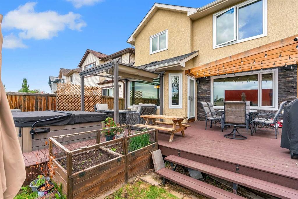 28 Cranwell Crescent Se, Calgary, AB