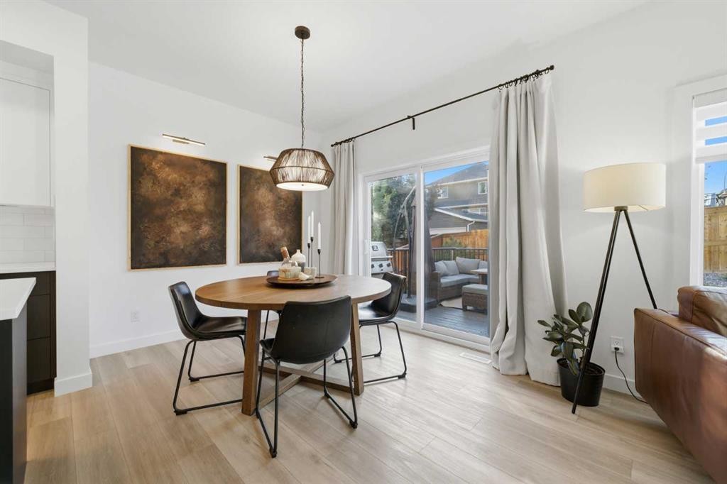 92 Heritage Hill, Cochrane, AB - Indoor Photo Showing Dining Room