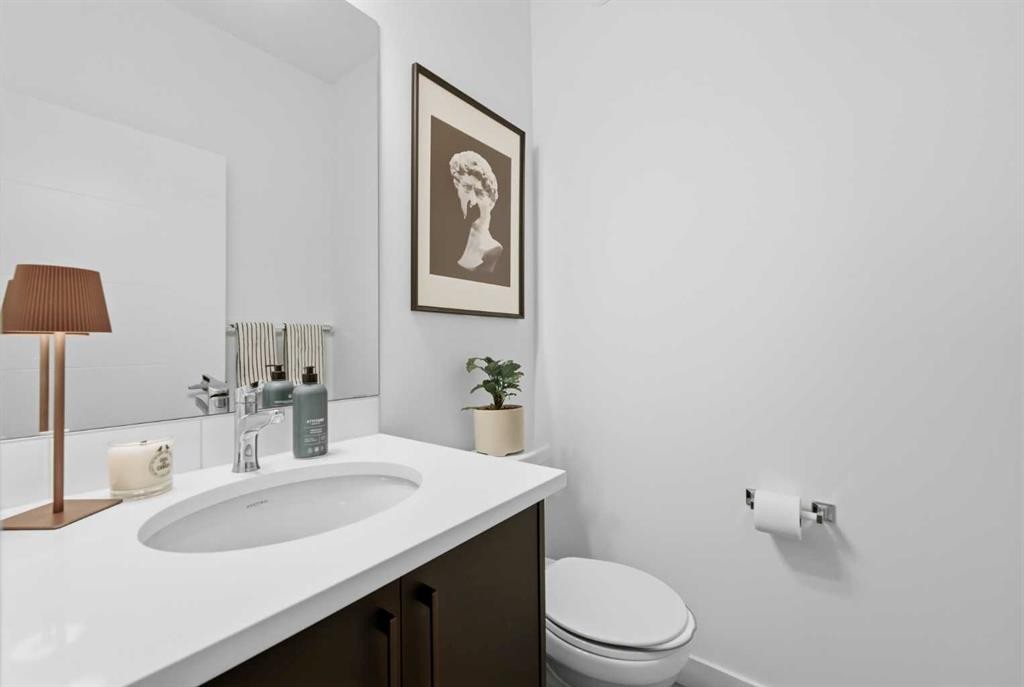 92 Heritage Hill, Cochrane, AB - Indoor Photo Showing Bathroom
