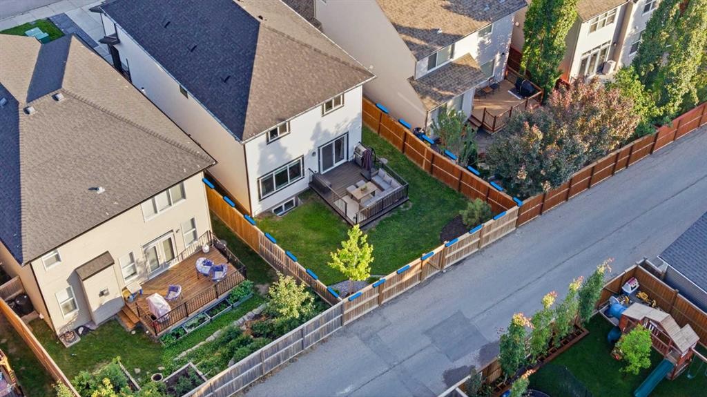 92 Heritage Hill, Cochrane, AB - Outdoor