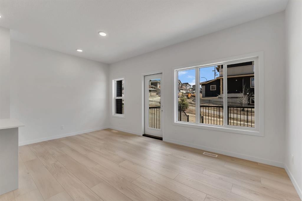 7 Heritage Heath, Cochrane, AB - Indoor
