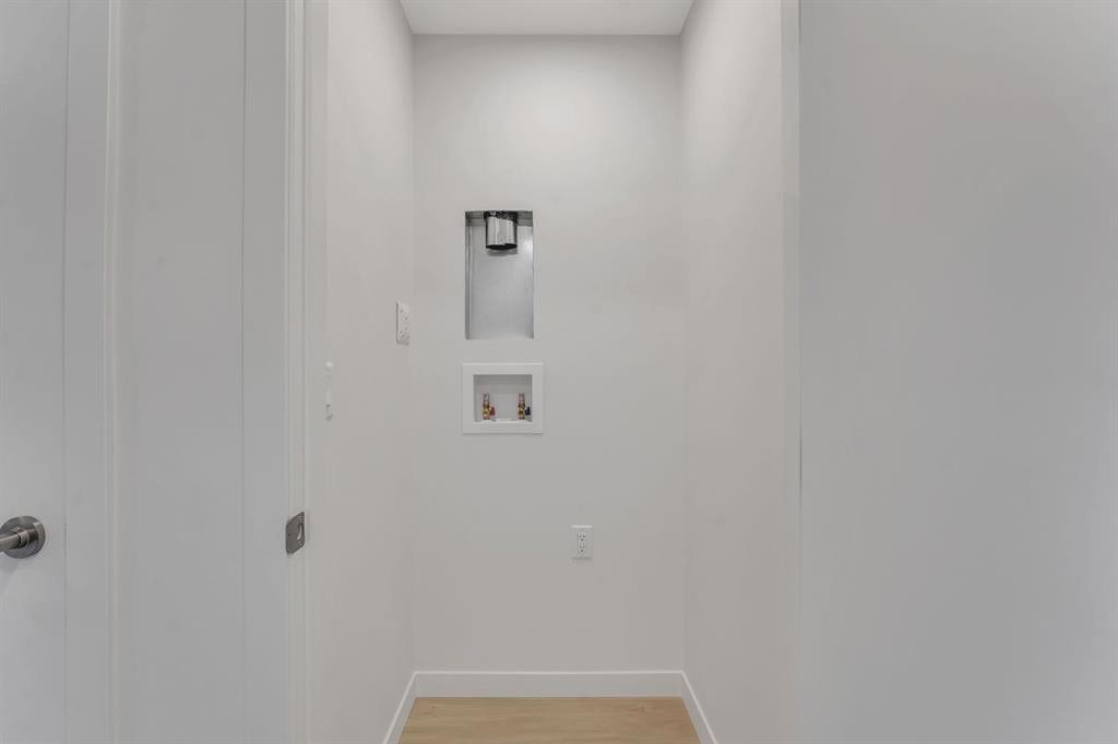 7 Heritage Heath, Cochrane, AB - Indoor Photo Showing Other Room
