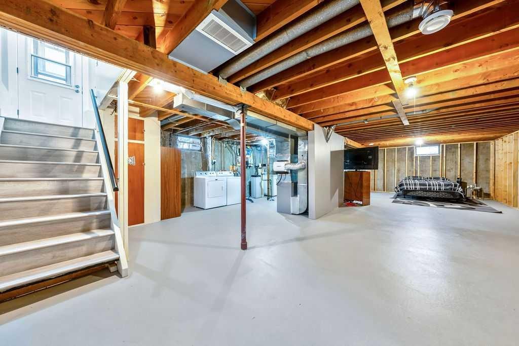 323 84 Avenue Se, Calgary, AB