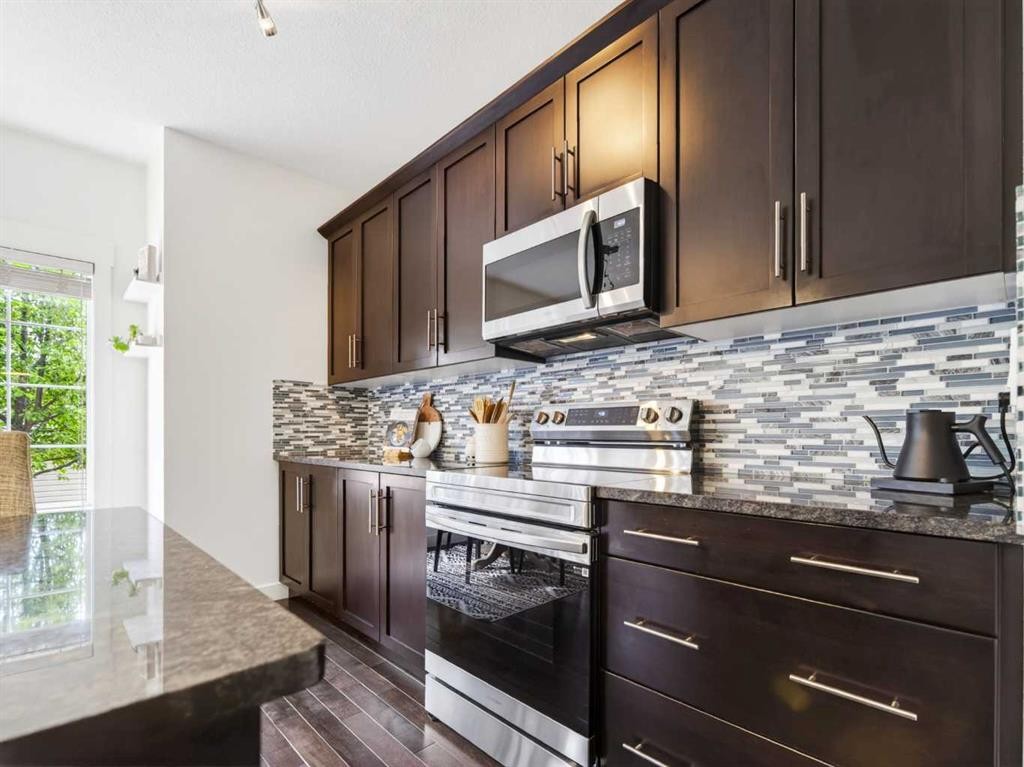 456 Rainbow Falls Drive, Chestermere, AB