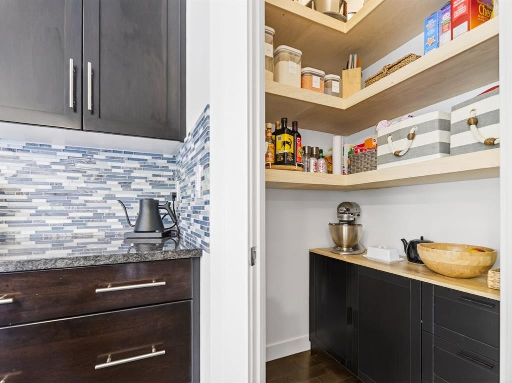 456 Rainbow Falls Drive, Chestermere, AB
