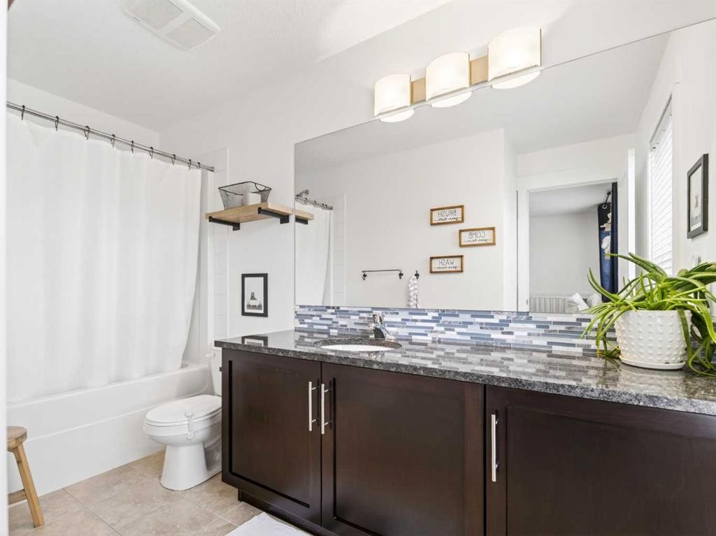 456 Rainbow Falls Drive, Chestermere, AB