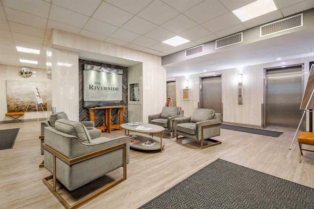 1002-145 Point Drive Nw, Calgary, AB - Indoor