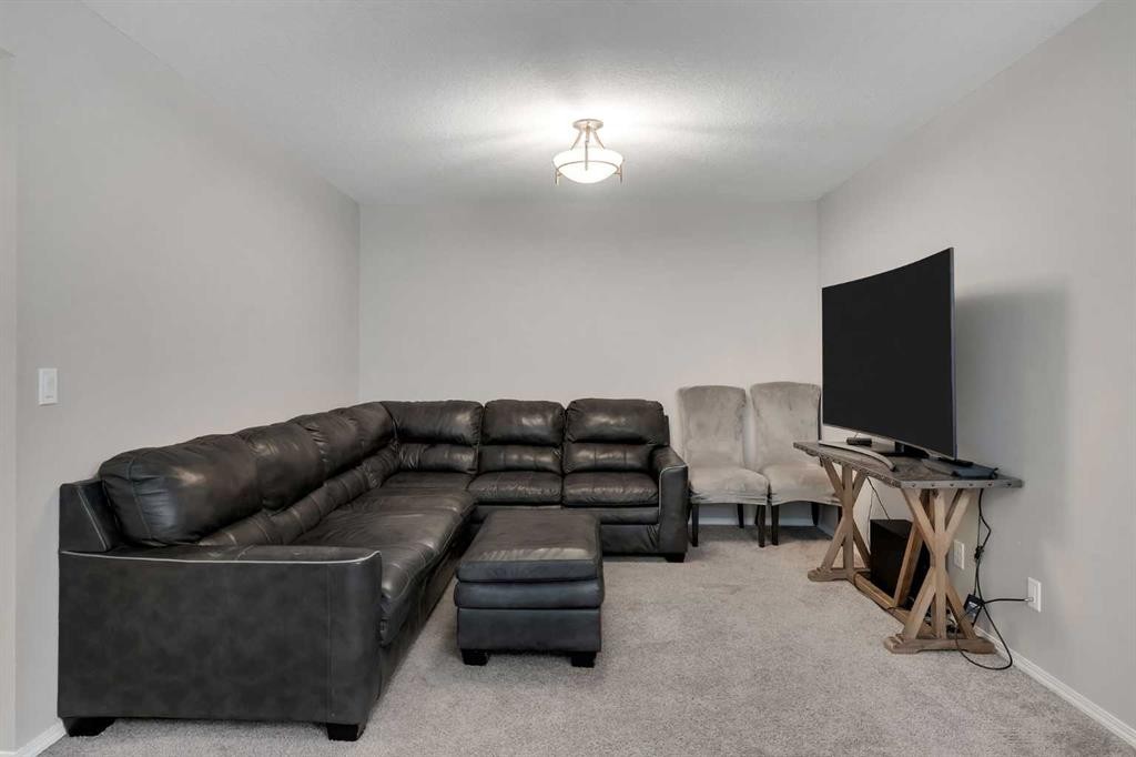 16 Nolancrest Circle Nw, Calgary, AB
