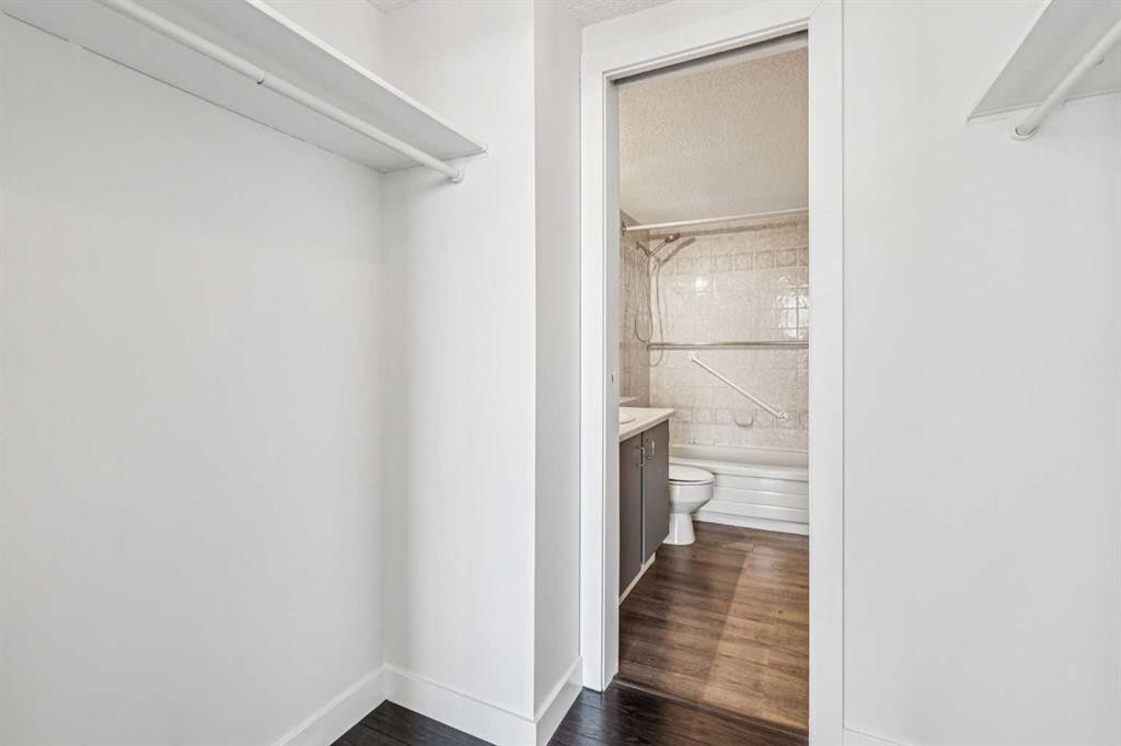 701-2909 17 Avenue Sw, Calgary, AB - Indoor Photo Showing Other Room