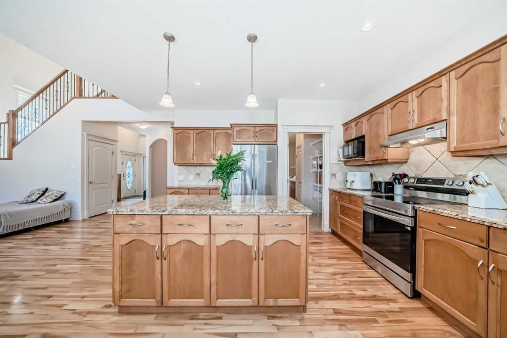 832 Coopers Square Sw, Airdrie, AB