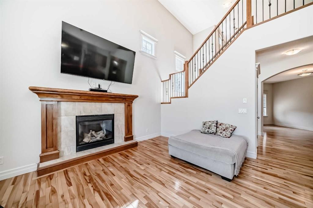 832 Coopers Square Sw, Airdrie, AB