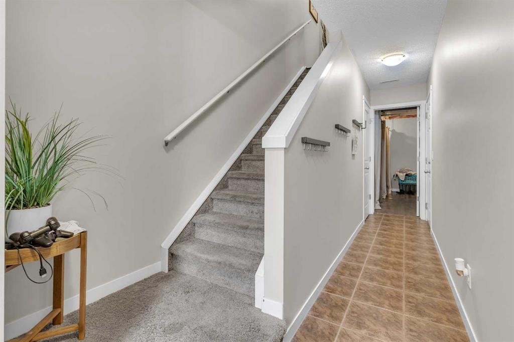401 Copperpond Landing Se, Calgary, AB