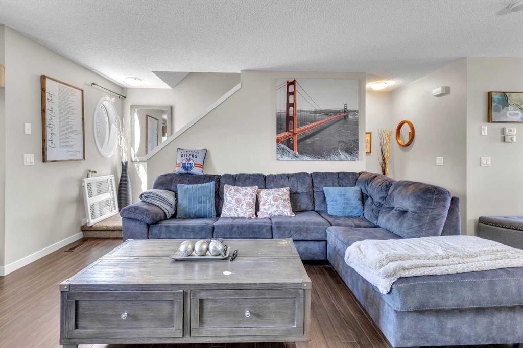 401 Copperpond Landing Se, Calgary, AB