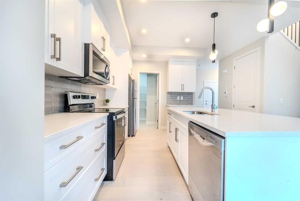 124 Waterford Way, Chestermere, AB