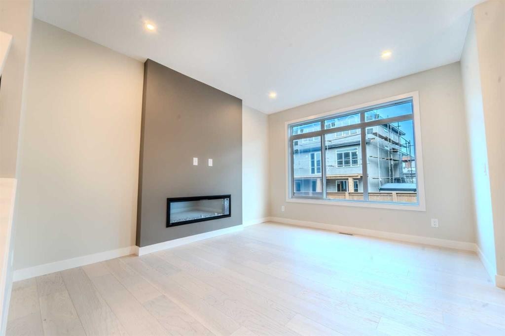 124 Waterford Way, Chestermere, AB