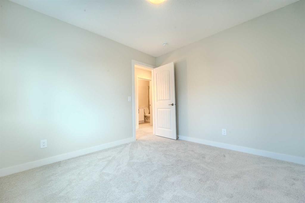 124 Waterford Way, Chestermere, AB