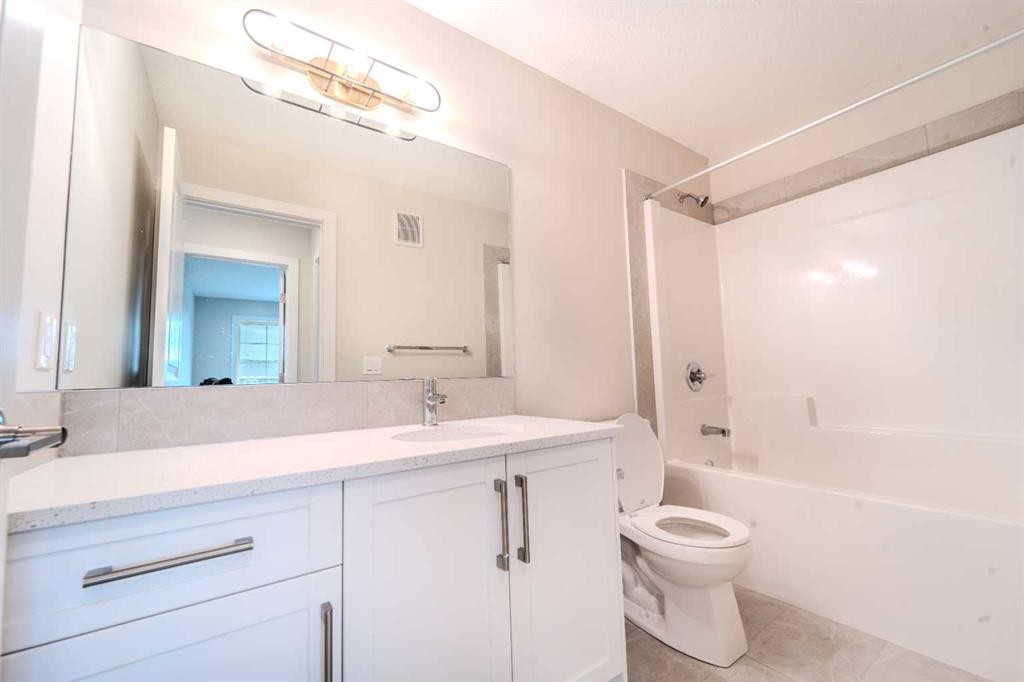 124 Waterford Way, Chestermere, AB