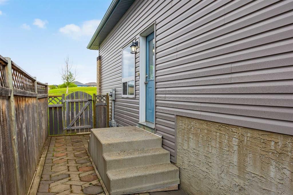 67 Saddlemead Green Ne, Calgary, AB