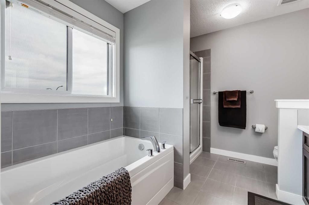 100 Nolancrest Circle Nw, Calgary, AB