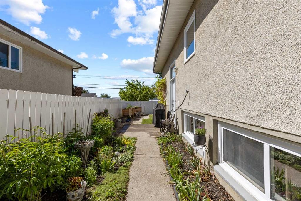 1141 Ninga Road Nw, Calgary, AB
