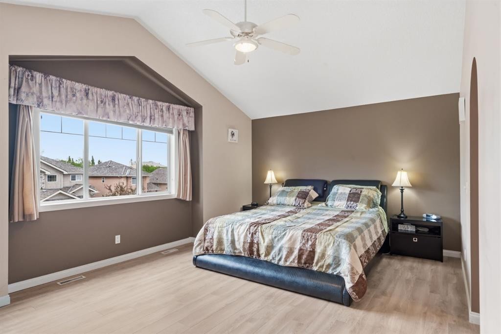 21 Royal Ridge Hill Nw, Calgary, AB