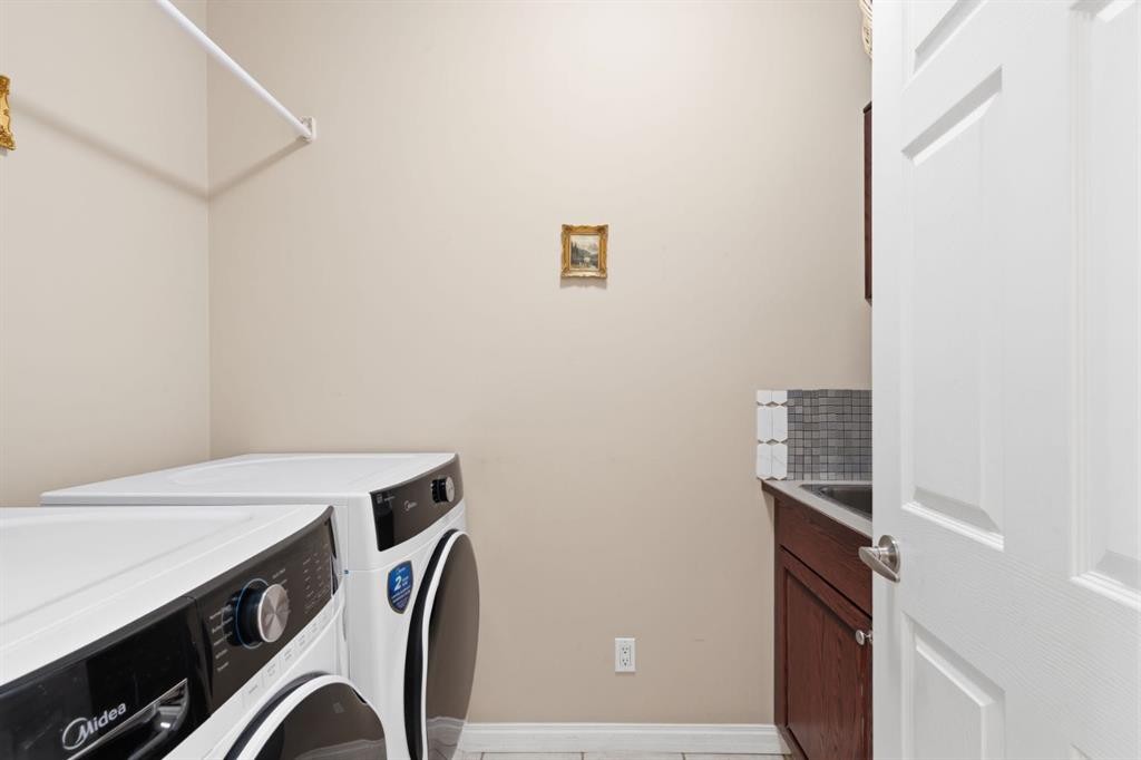 21 Royal Ridge Hill Nw, Calgary, AB