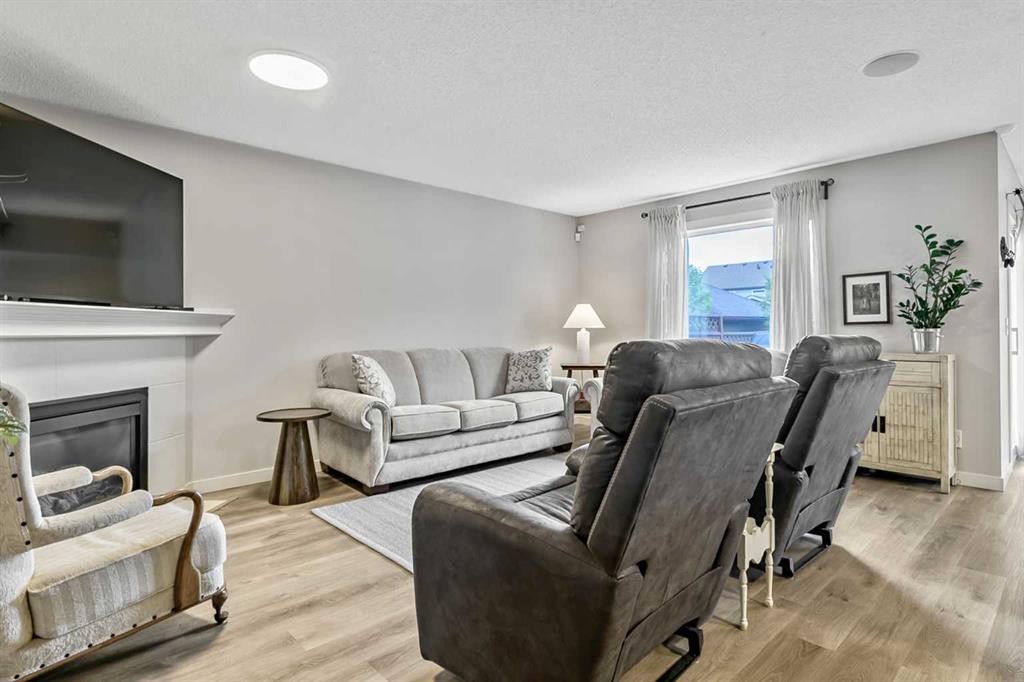 87 Elgin Drive, Calgary, AB