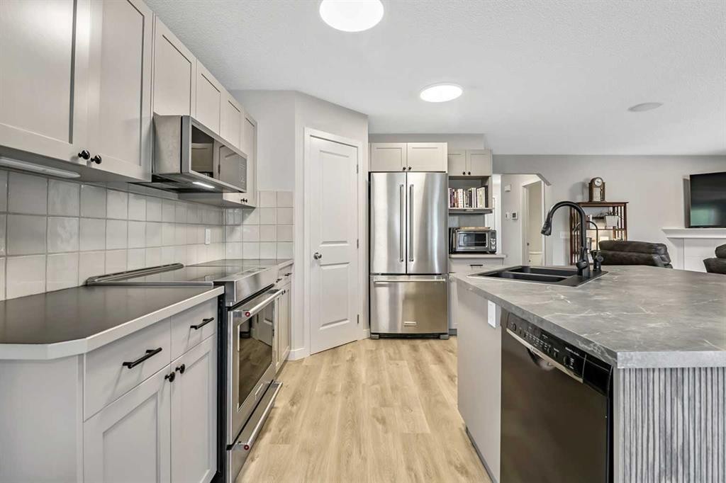87 Elgin Drive, Calgary, AB