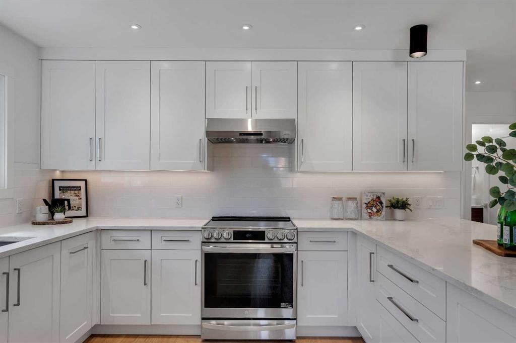 10704 Oakfield Drive Sw, Calgary, AB