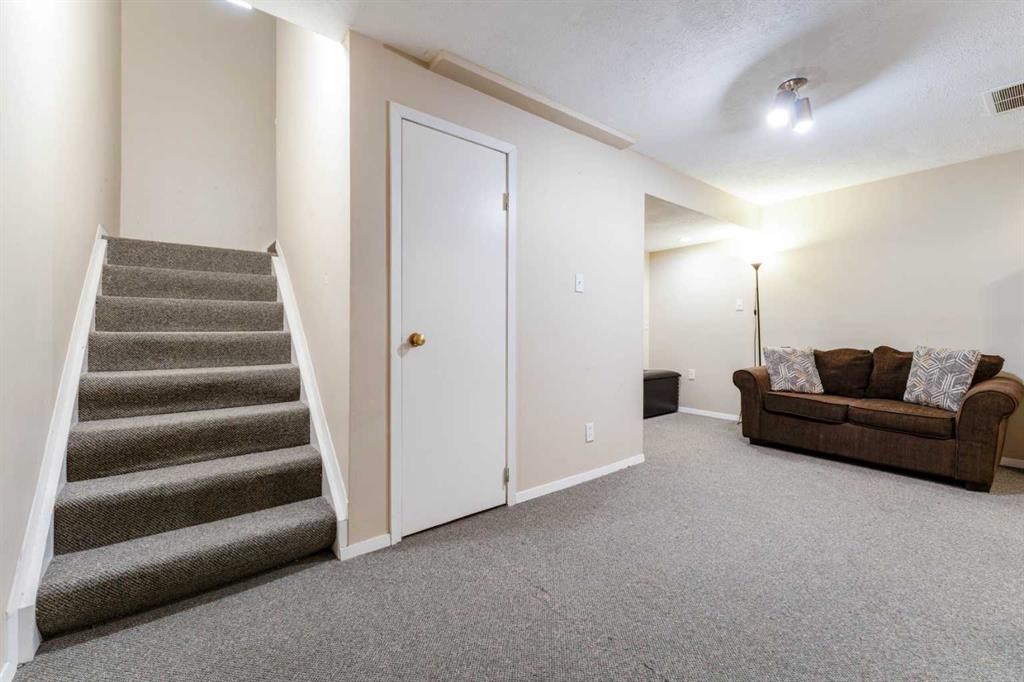 144 Midbend Place Se, Calgary, AB