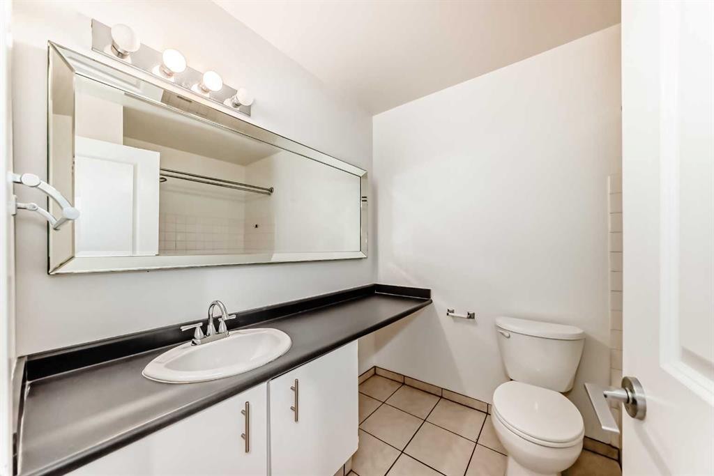 305-10838 108 Street Nw, Edmonton, AB
