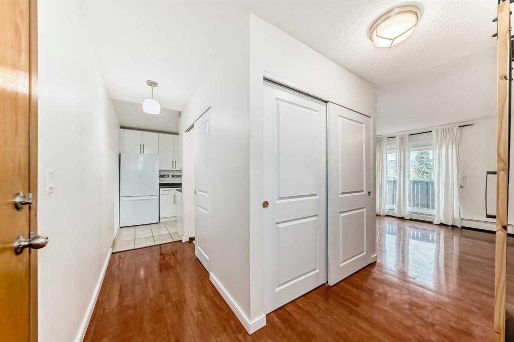 305-10838 108 Street Nw, Edmonton, AB