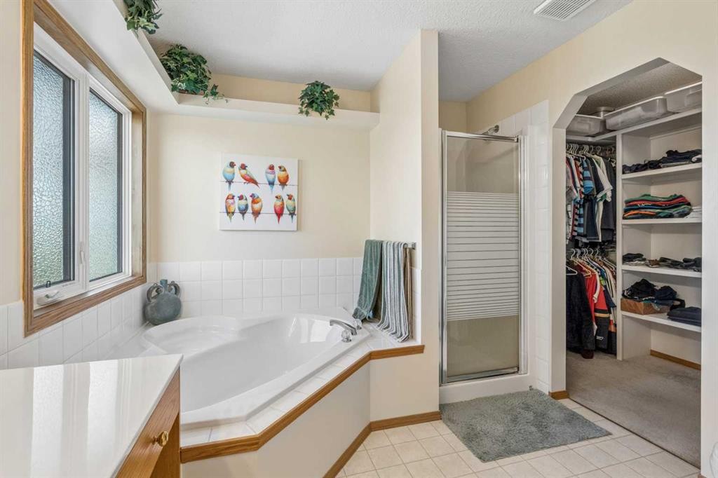 132 Hidden Ranch Crescent Nw, Calgary, AB