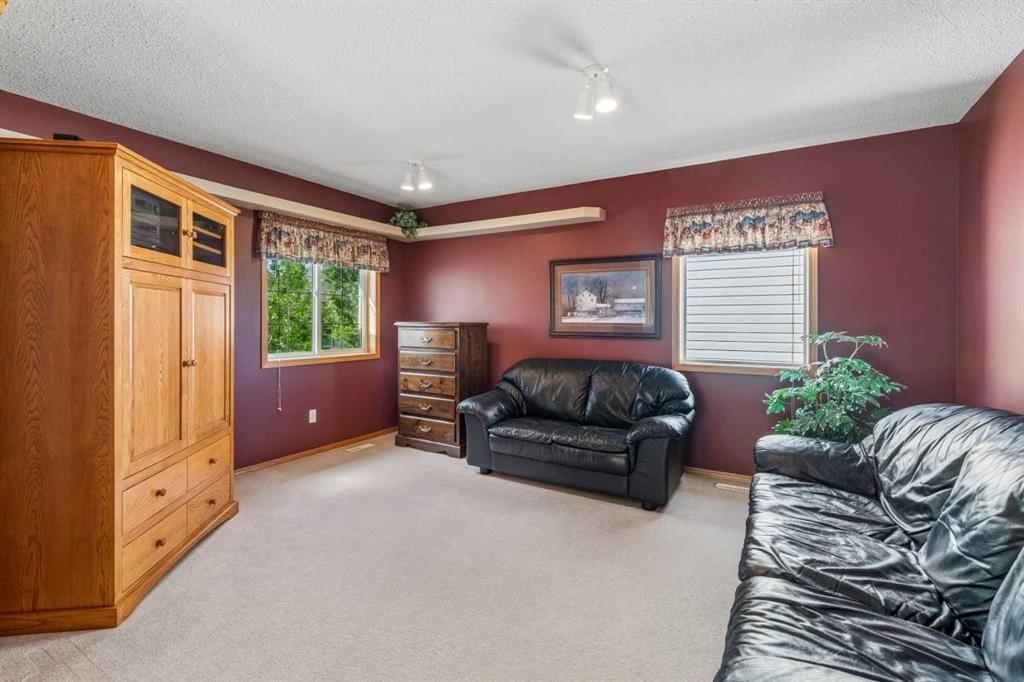 132 Hidden Ranch Crescent Nw, Calgary, AB