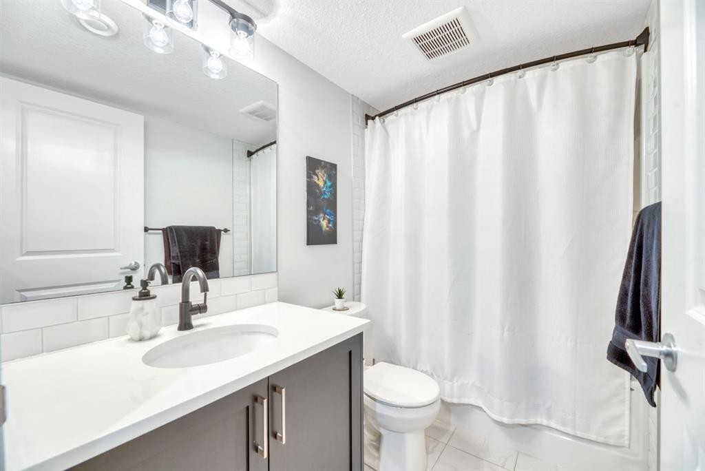 836 Seton Circle Se, Calgary, AB
