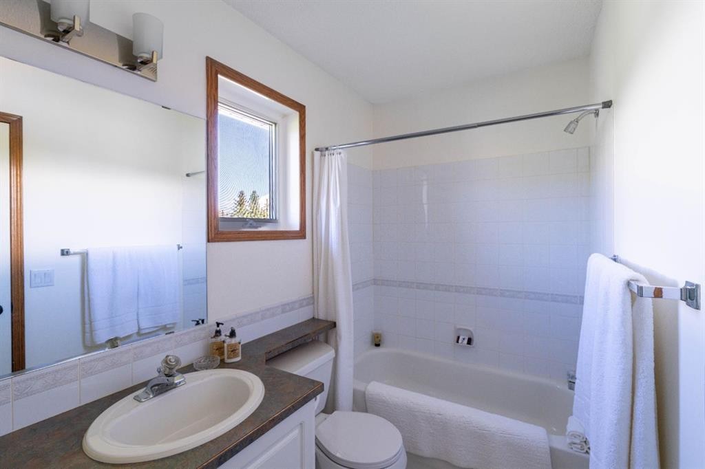 8-120 Ross Avenue, Cochrane, AB