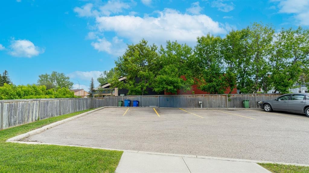 8-120 Ross Avenue, Cochrane, AB