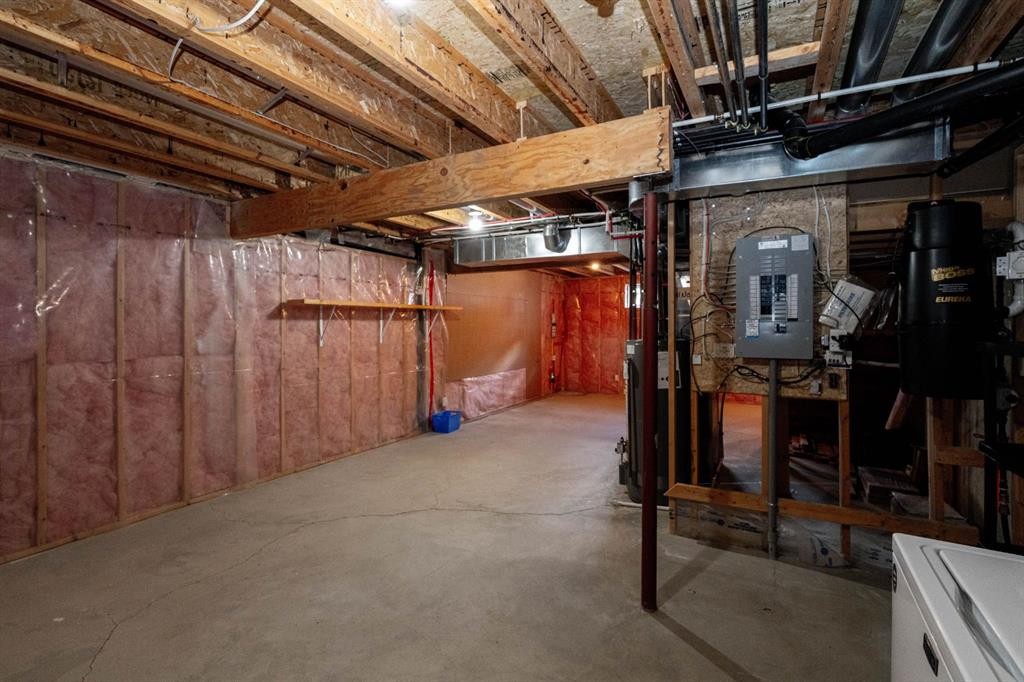 8-120 Ross Avenue, Cochrane, AB