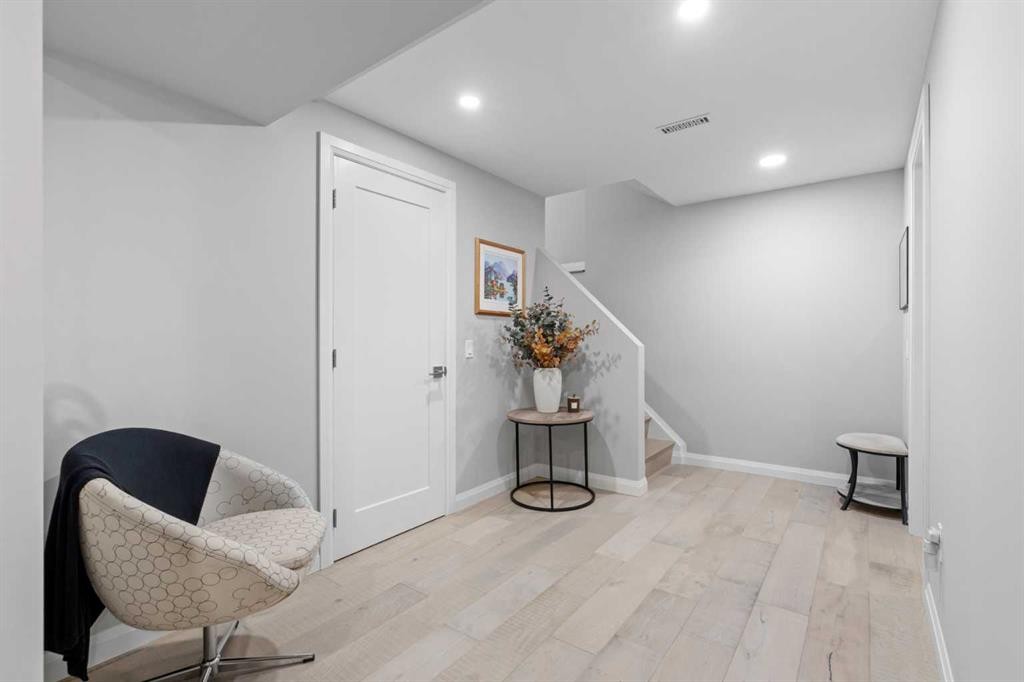 260 Parkview Place Se, Calgary, AB