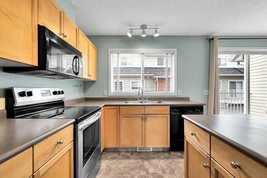 207 Mckenzie Towne Gate Se, Calgary, AB